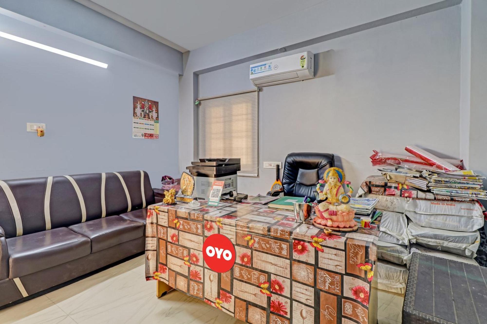 Oyo Vnr Convention 호텔 Guntūr 외부 사진